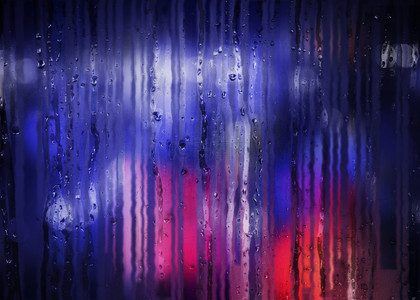 玻璃水珠背景图片_雨夜玻璃窗背景
