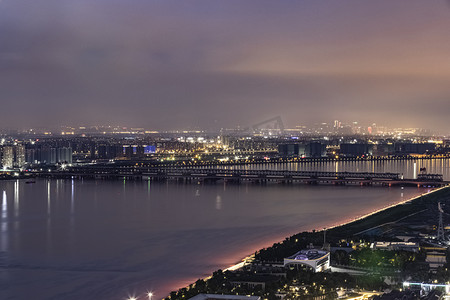 浙江夜景摄影照片_钱塘江晚上钱塘江杭州钱塘江摄影图配图