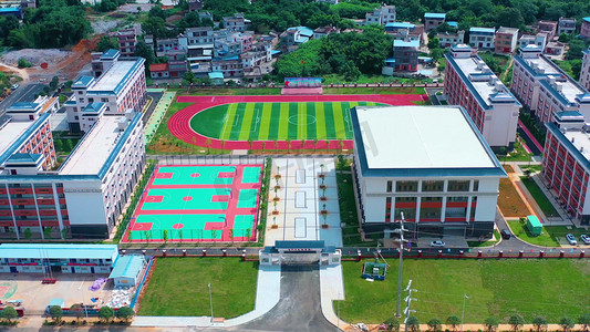 学校教学楼摄影照片_小学初中高中学校教学楼操场教育环境航拍