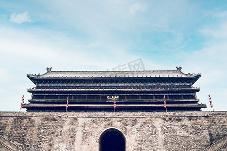 城市建筑古代建筑摄影照片_城市白天城楼室外屹立摄影图配图