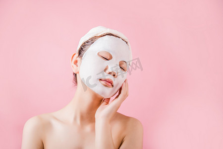 面膜美妆皮肤护理敷面膜女性摄影图配图
