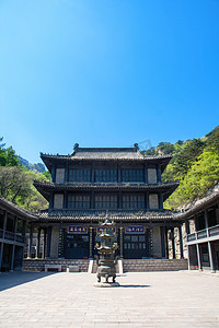 千山5A景区春季中会寺大雄宝殿旅游摄影图配图