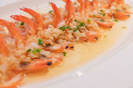 虾美食摄影照片_美味食品餐饮海鲜蒜蓉蒸虾摄影图配图