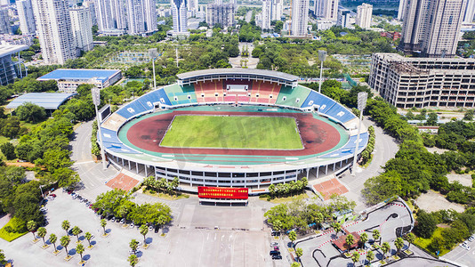 城市中午广西柳州体育中心运动场无人机摄影图配图