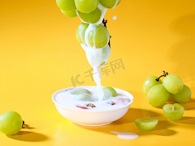 奶香提子酥摄影照片_静物蔬果青色提子葡萄新鲜水果摄影图配图