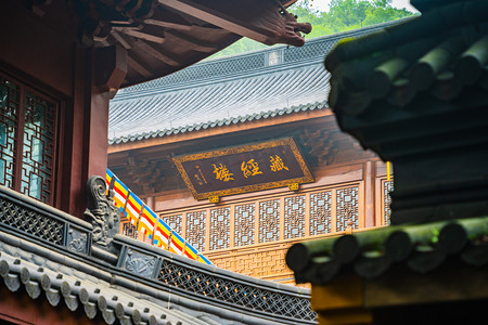 杭州风景图摄影照片_城市午后古建筑法喜寺寺庙摄影图配图