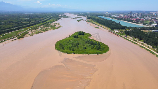 抗灾摄影照片_洪水区渭河中孤岛
