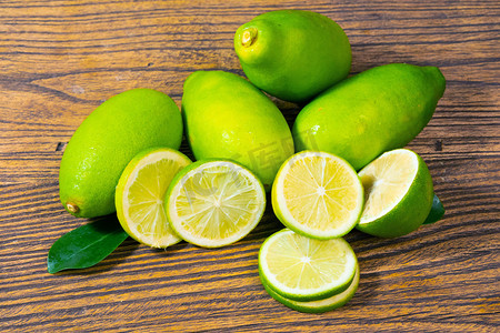 水果柠檬室内绿柠檬摄影图配图
