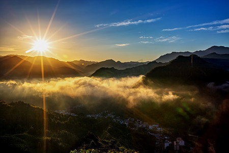 游玩早晨房屋山区流动摄影图配图