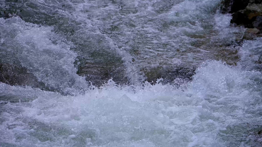 台风摄影照片_河沟洪水发大水河水