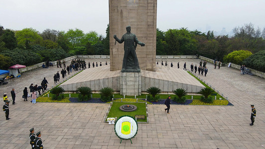 烈士缅怀摄影照片_南京雨花台烈士陵园烈士纪念送花圈