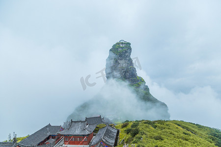 风景贵州摄影照片_梵净山八月梵净山金顶云海摄影图配图