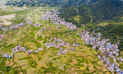 自然中午田园航拍风光田野无人机摄影图配图