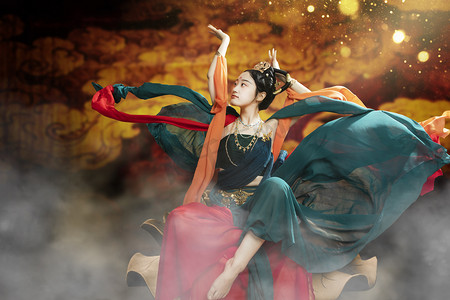 敦煌飞天文化白天飞天美女室内飞天动作摄影图配图