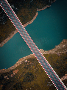 大鸭鸭摄影照片_俯瞰中午大桥鸭池河高速摄影图配图