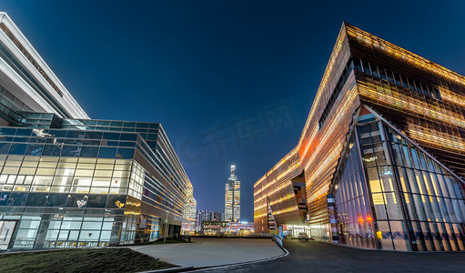 贵州夜景摄影照片_建筑夜晚贵阳图书馆摄影摄影图配图