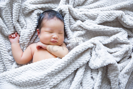 婴儿新生人像新生婴儿可爱宝宝摄影图配图