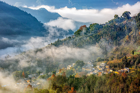 旅游中午村庄山区漂动摄影图配图