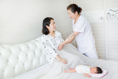 婴儿护理产后陪护新生三胎母婴摄影图配图