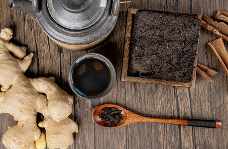 茯茶摄影照片_夏天降温解暑白昼茯茶室内饮伏茶摄影图配图