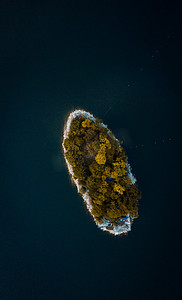 岛八月岛屿水库摄影摄影图配图