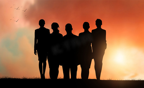 夕阳团队合作群像剪影