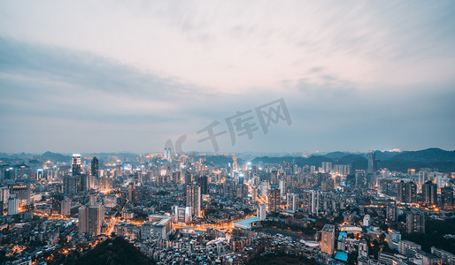 贵州城市夜景摄影照片_色彩傍晚建筑城市摄影摄影图配图