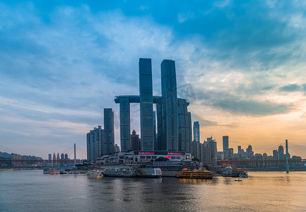 至暗时刻摄影照片_来福士风光图下午城市室外摄影摄影图配图