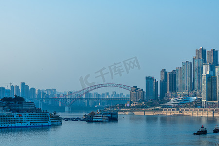 报告红蓝摄影照片_朝天门大桥蓝调桥梁城市摄影摄影图配图
