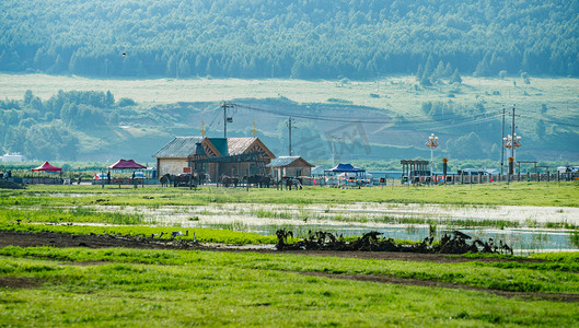 安静楼房摄影照片_俄罗斯风光白天俄罗斯村庄额尔古纳河畔安静摄影图配图