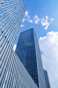 湖南长沙晌午办公大楼商业楼蓝天白云摄影图配图
