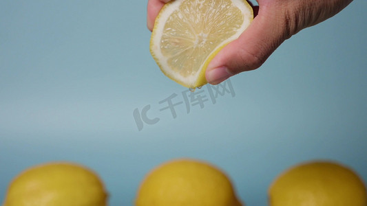 新鲜水果柠檬切片摆拍挤汁柠檬摆拍挤汁新鲜水果