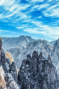 冬季出游摄影照片_冬季出游早晨山峰山区摇动摄影图配图