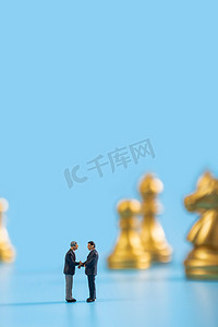 绿色暗纹背景图片摄影照片_金融商务微缩创意蓝色背景摄影图配图