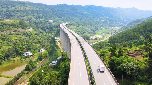 公路摄影照片_交通高速公路中国基建物流运输