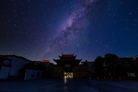 旅行黄昏星空城市摇动摄影图配图