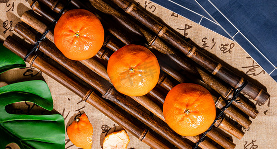 秋天水果白昼三个橘子室内俯拍摄影图配图