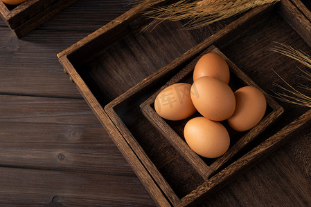 鸡蛋暗调风格有机营养摄影图配图