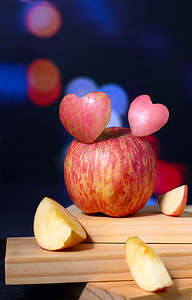 水果棚拍苹果七夕情人节创意摄影图配图
