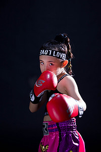 运动搏击摄影照片_健身运动拳击搏击格斗摄影图配图