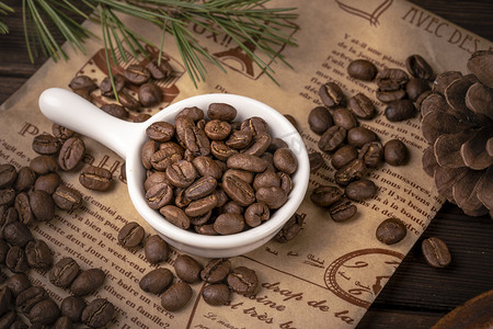 香浓摄影照片_颗粒饱满的咖啡原材料咖啡豆摄影图配图