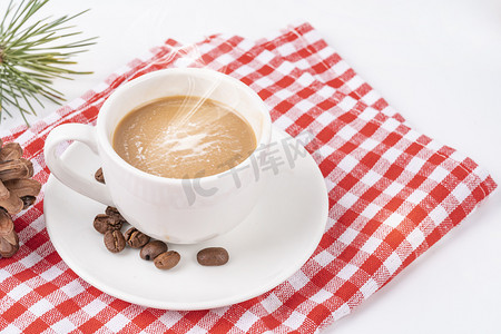 一杯健康饮品冒着热气的咖啡摄影图配图