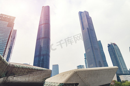 商务摄影照片_广州城市地标建筑下午建筑路面拍摄摄影图配图