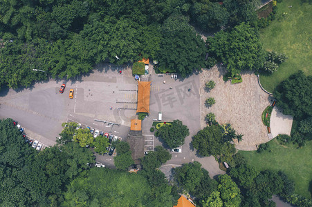 俯拍森林摄影照片_城市中午柳州龙潭公园俯拍公园无人机摄影图配图