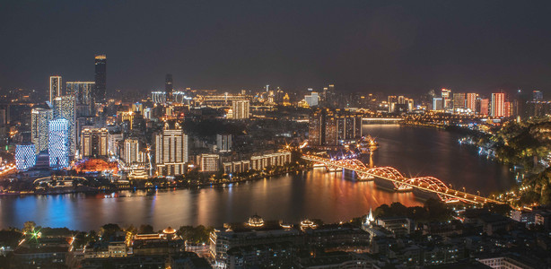 城市夜晚广西柳州城市风光夜景山顶在拍摄摄影图配图