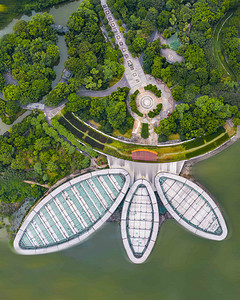 城市中午柳州卡乐星球内特色建筑公园无人机摄影图配图