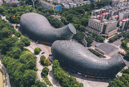 城市早上双鱼汇特色建筑空中无人机摄影图配图