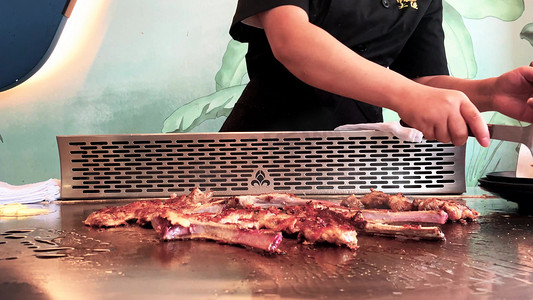 新鲜羊排制作烤羊排煎羊排西餐厅自助餐餐饮美食