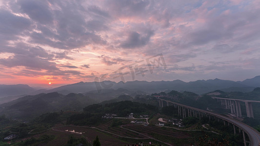 大山清晨朝霞火烧云日升日出风光