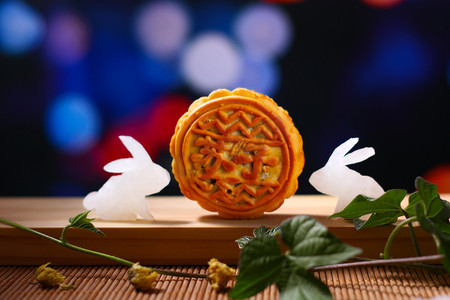 美食中秋月饼中秋佳节创意摄影图配图